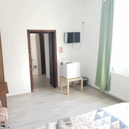 House 4*