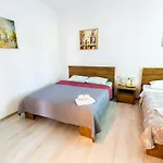 House 4* 布加勒斯特