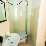 招待所 House