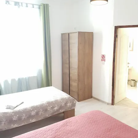 House Pensión Bucarest