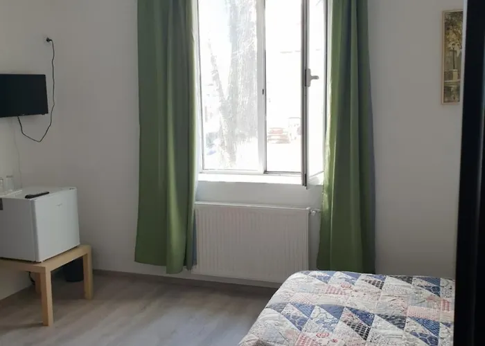 House 4* 부쿠레슈티