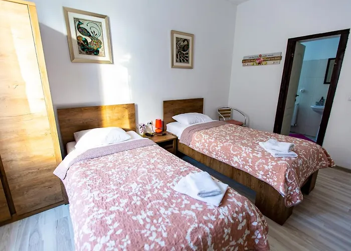 בית הארחה House 4*