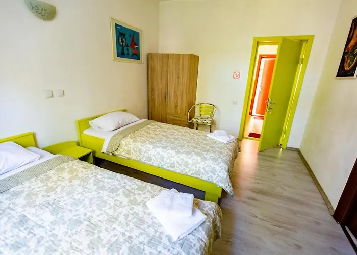 בית הארחה House 4*